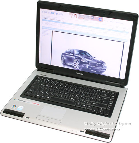 Toshiba Satellite L40. Вид общий