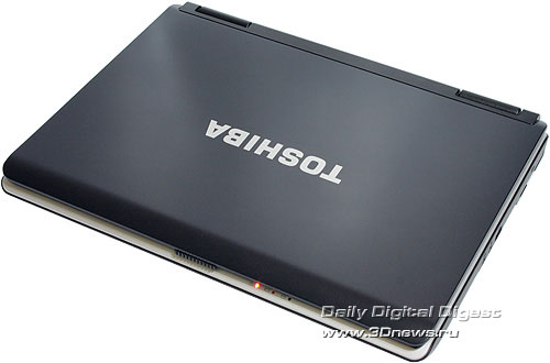 Toshiba Satellite L40. Вид сверху