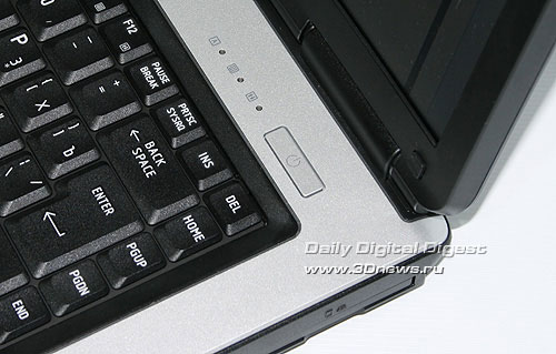 Toshiba Satellite L40. Индикаторы и кнопка включения