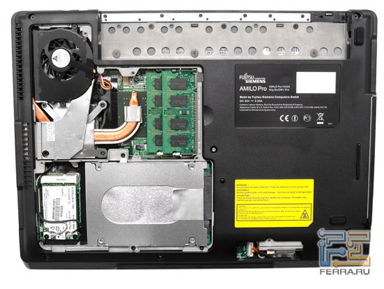 Fujitsu-Siemens AMILO Pro V3205: днище