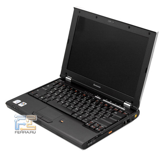 Lenovo 3000 V100: внешний вид в открытом состоянии