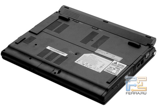 Desten EasyBook P852: днище