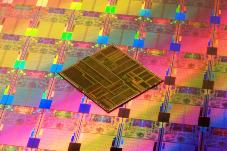 Микросхема Intel