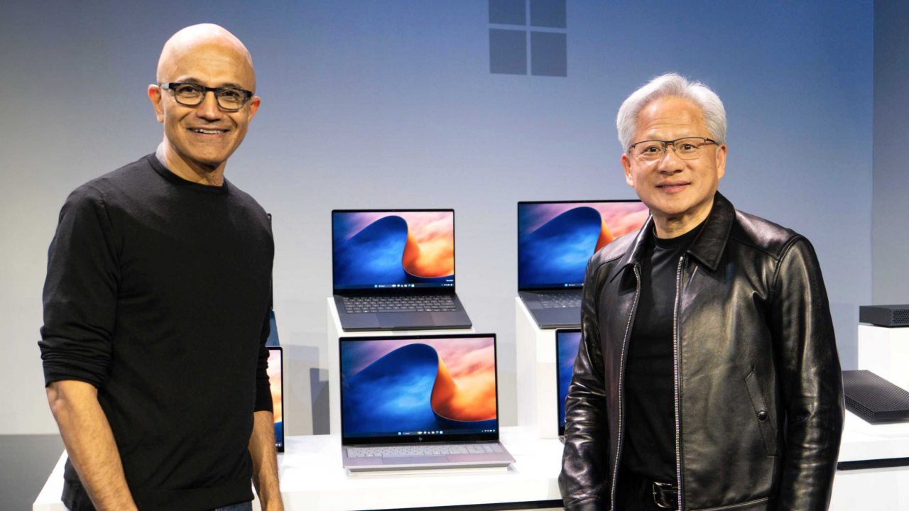 Глава Microsoft Сатья Наделла и глава NVIDIA Дженсен Хуанг на презентации RTX Spark