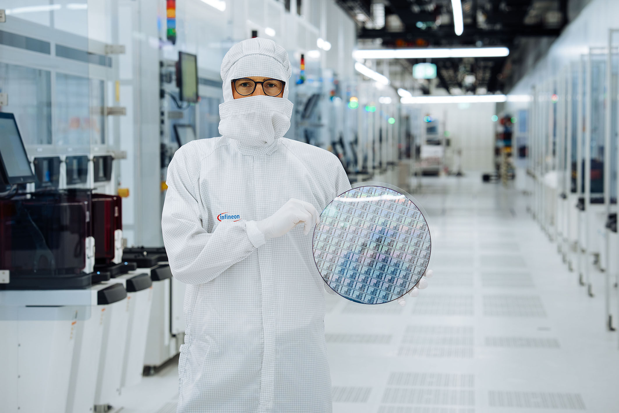 300-мм пластина с силовыми GaN-компонентами Infineon